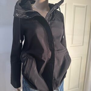 🍀🔲 LUCKY BRAND Black hooded jacket with zipper pockets and quilted lining 🔲🍀